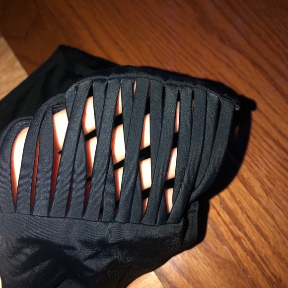 Bathing suit bottoms - Picture 3 of 3